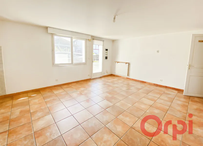 Flat Pekatenbordako bidea in Larressore