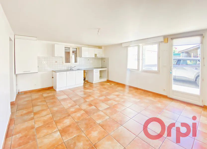 Flat Pekatenbordako bidea in Larressore