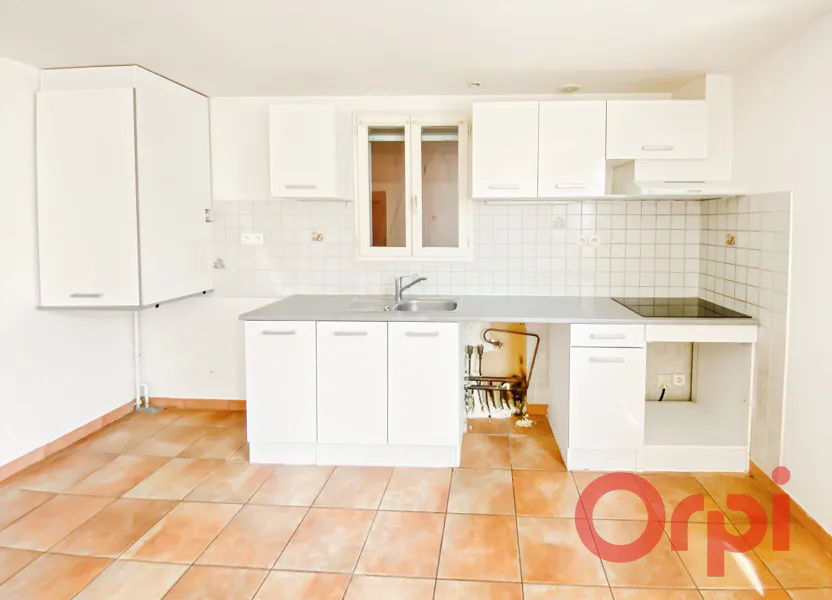 Flat Pekatenbordako bidea in Larressore