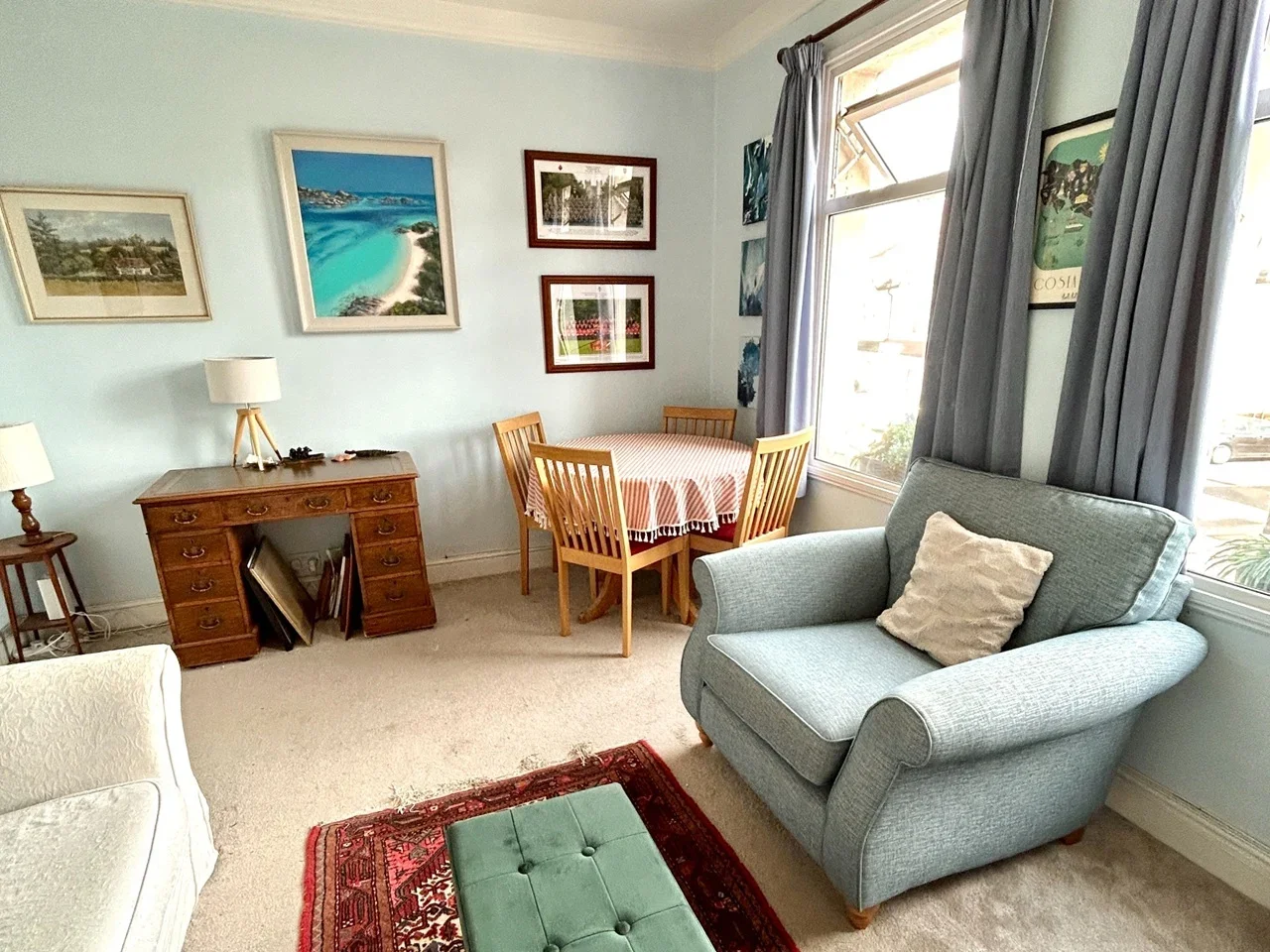 Flat Kimber Road in Greater London