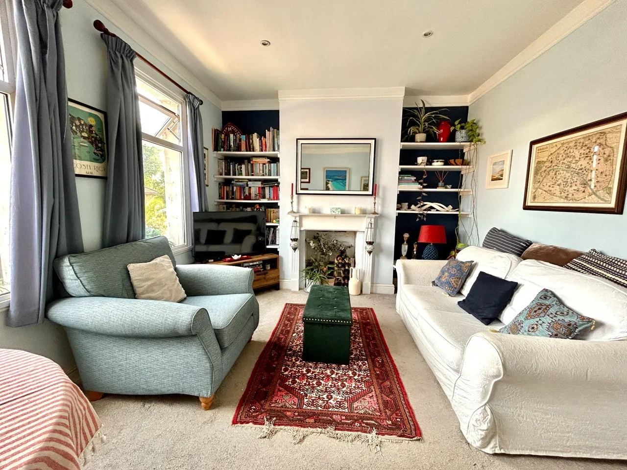 Flat Kimber Road in Greater London