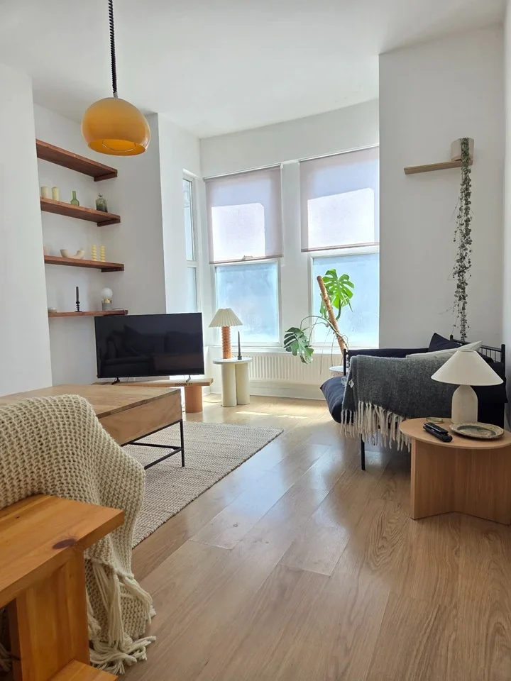 Flat Brookscroft Road in Greater London