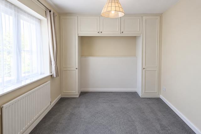 Flat Acer Avenue in Greater London