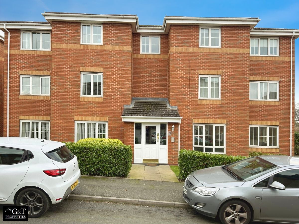 Flat Wycherley Way in Sandwell