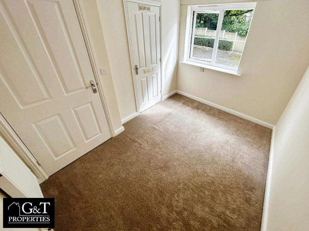Flat Wycherley Way in Sandwell
