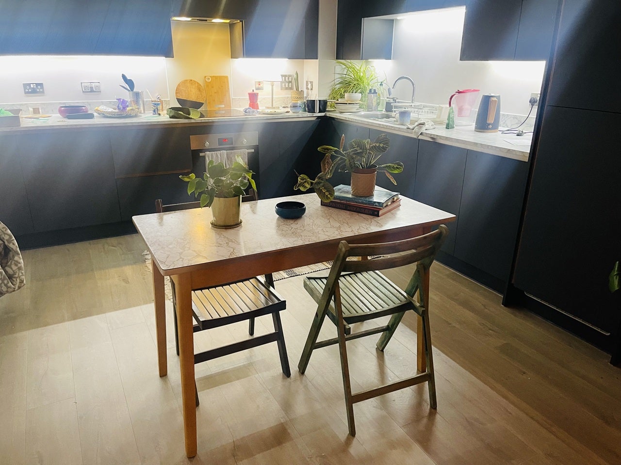 Flat Earlham Grove in Greater London