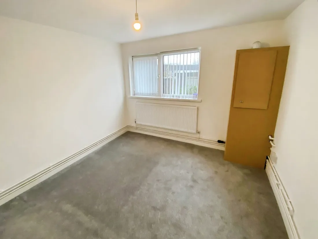 Flat Davies Row in Hirwaun