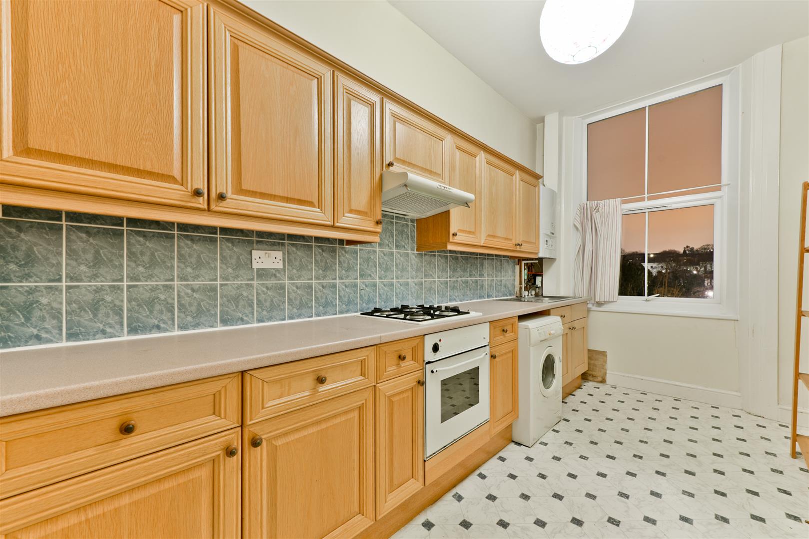 Flat Manor Mount in Greater London