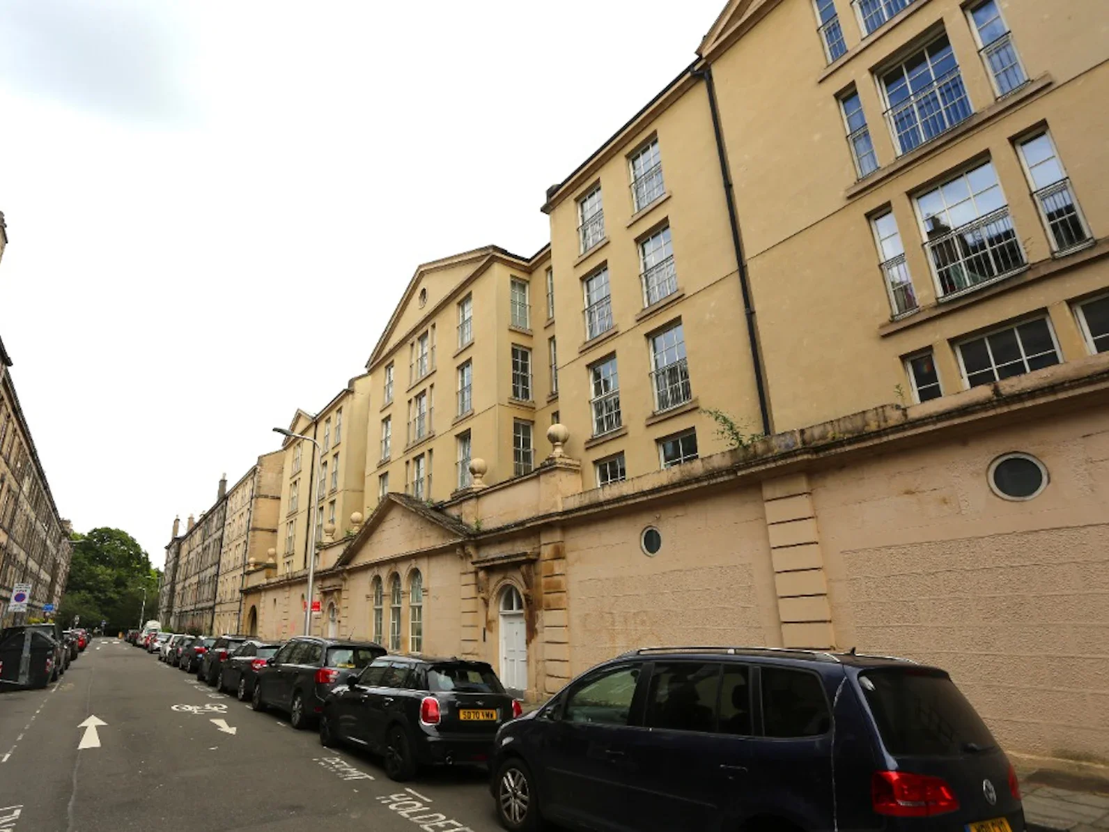 Flat Valleyfield Street in City of Edinburgh