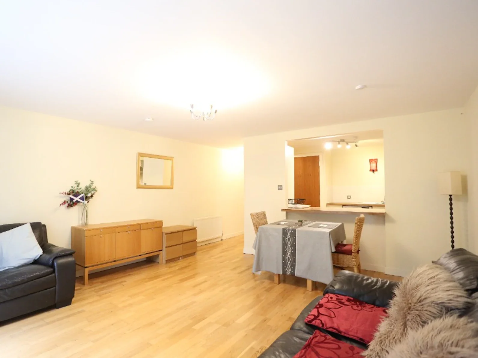 Flat Valleyfield Street in City of Edinburgh