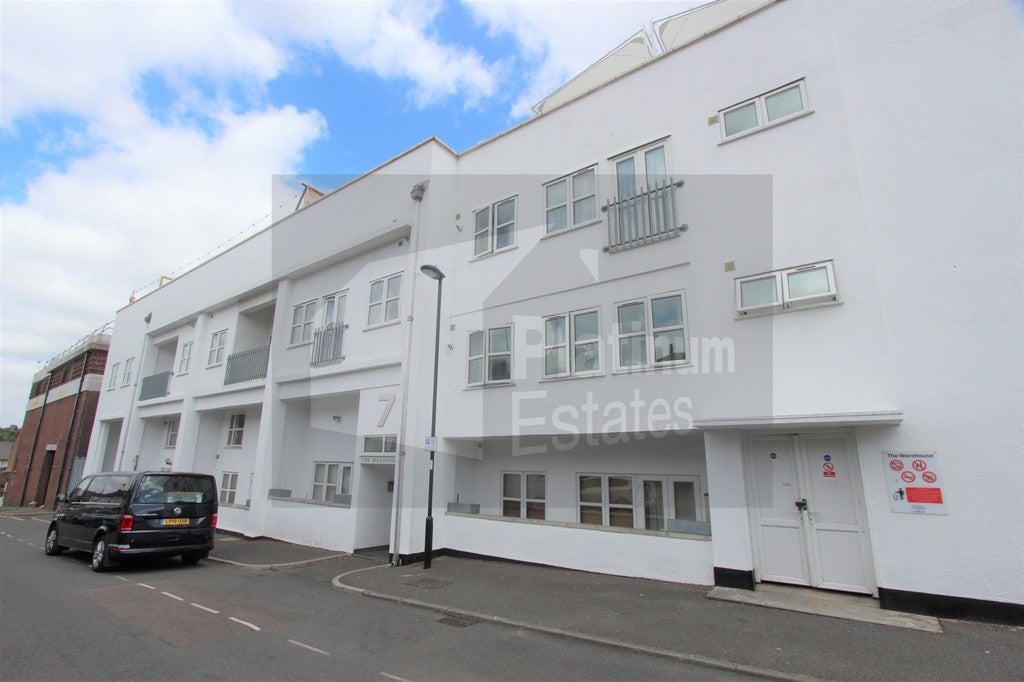 Flat Park Road in Greater London
