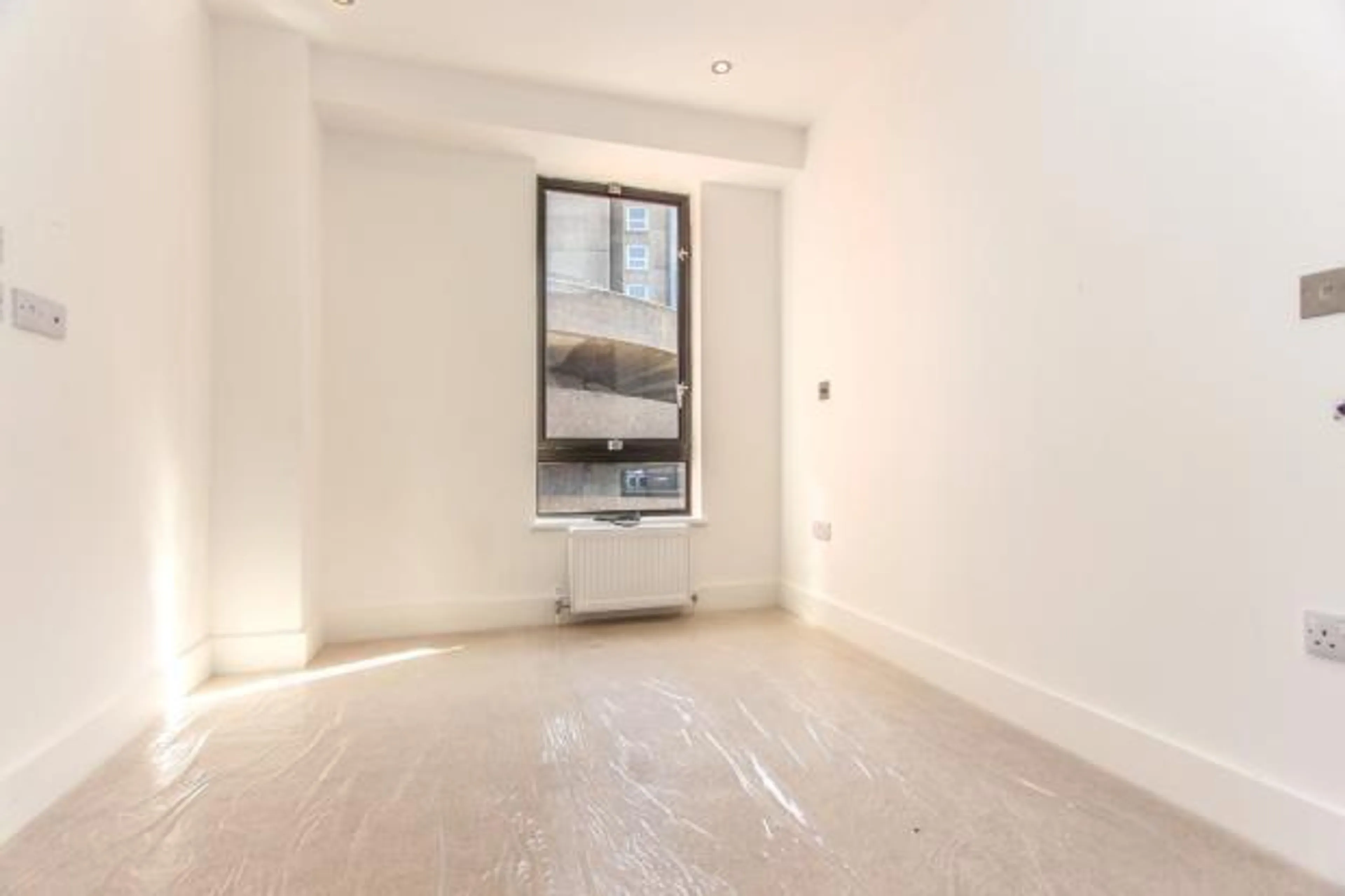 Flat Clarendon Road in Watford