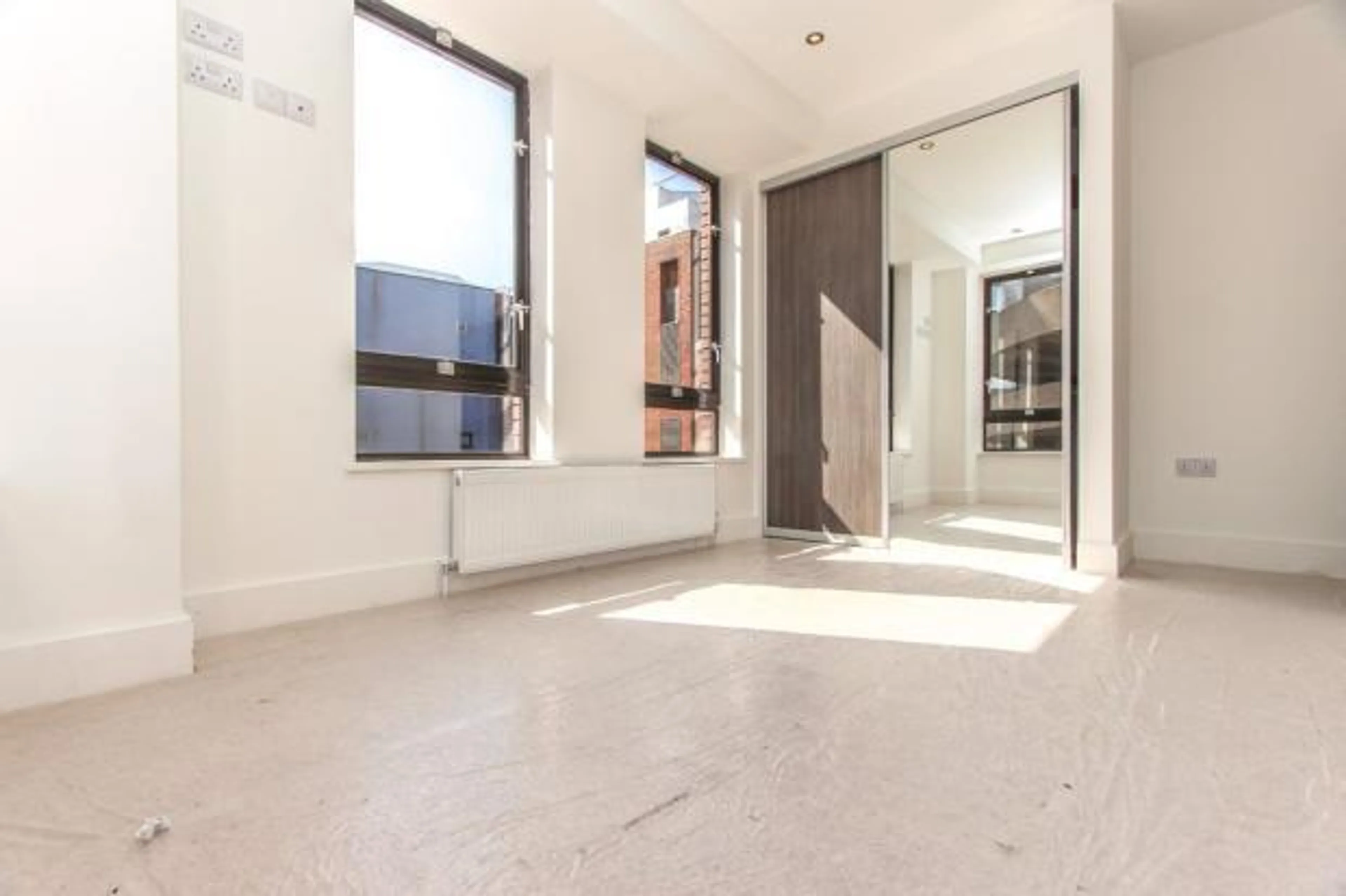 Flat Clarendon Road in Watford