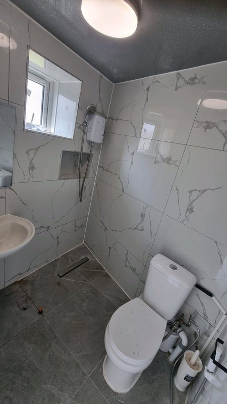Room Broughton Road in Greater London