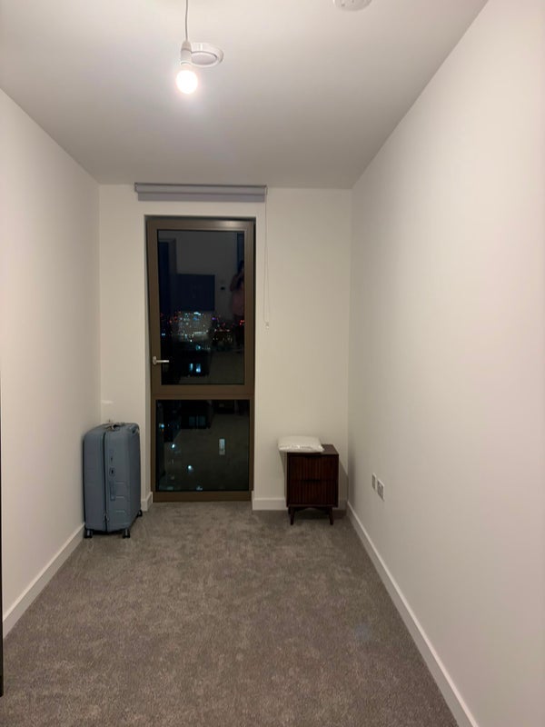 Room Saville Road in Greater London