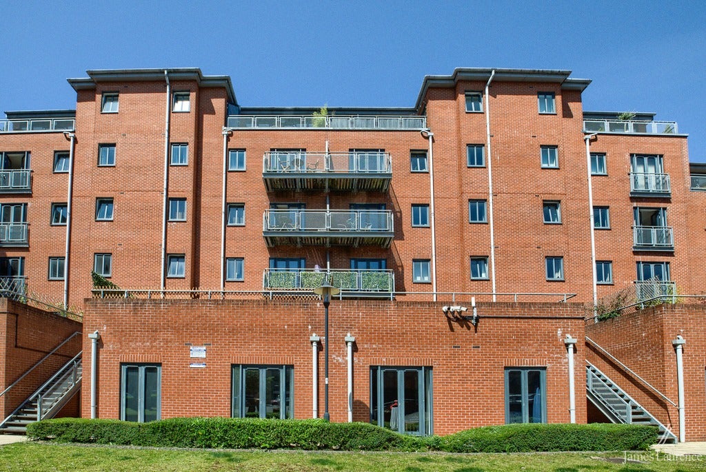 Flat New Hall Court in Birmingham