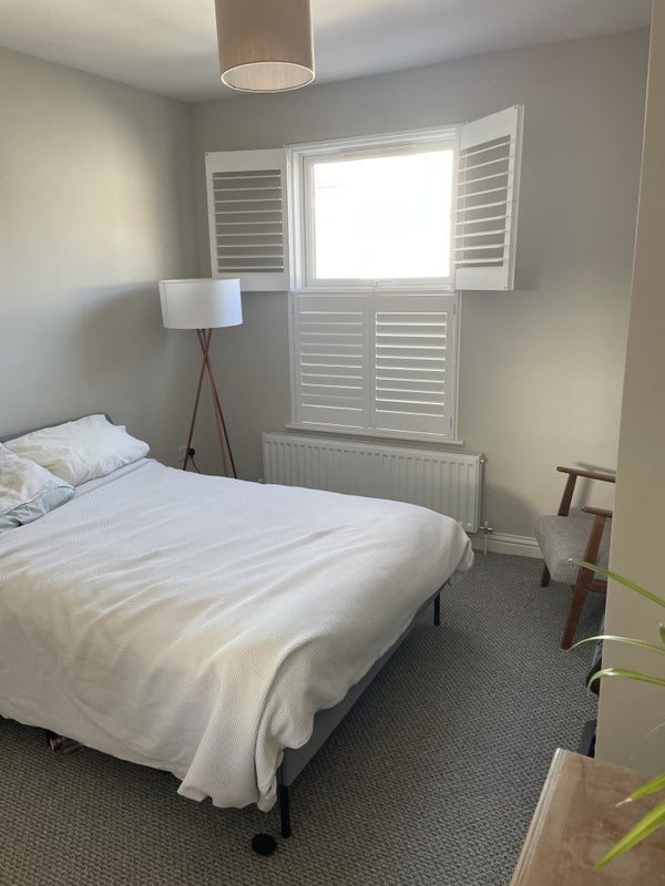 Room Seneca Street in Bristol