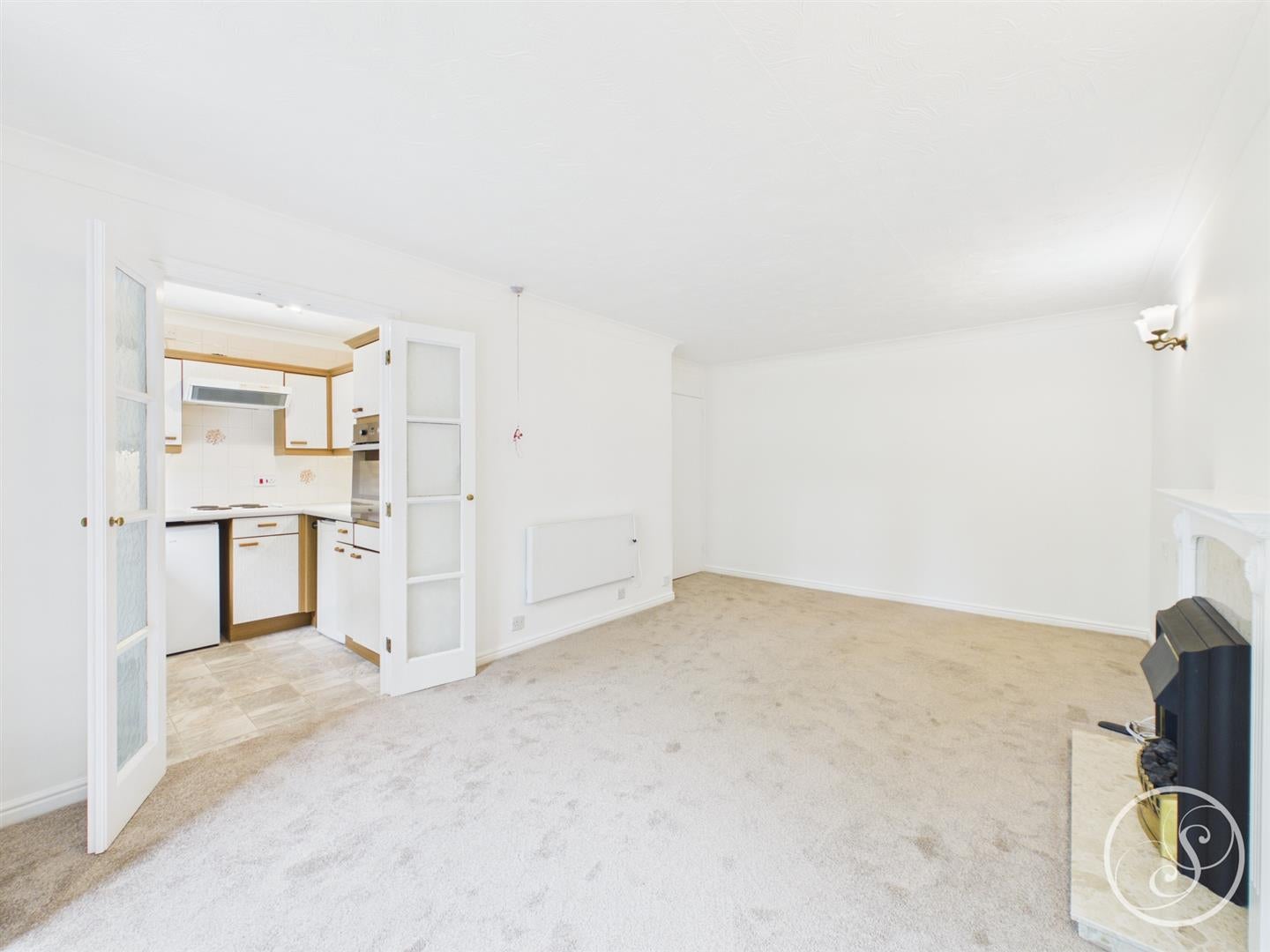 Flat Primley Park View in Leeds