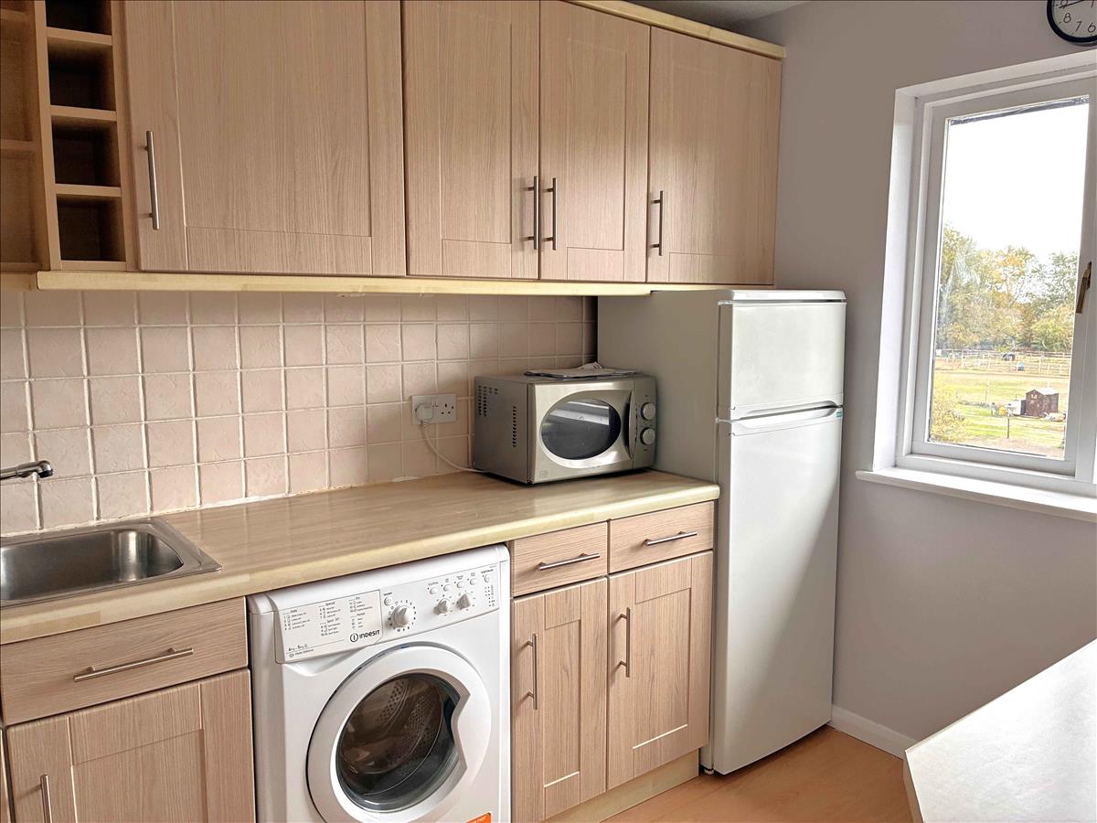 Flat Deerhurst Close in Greater London