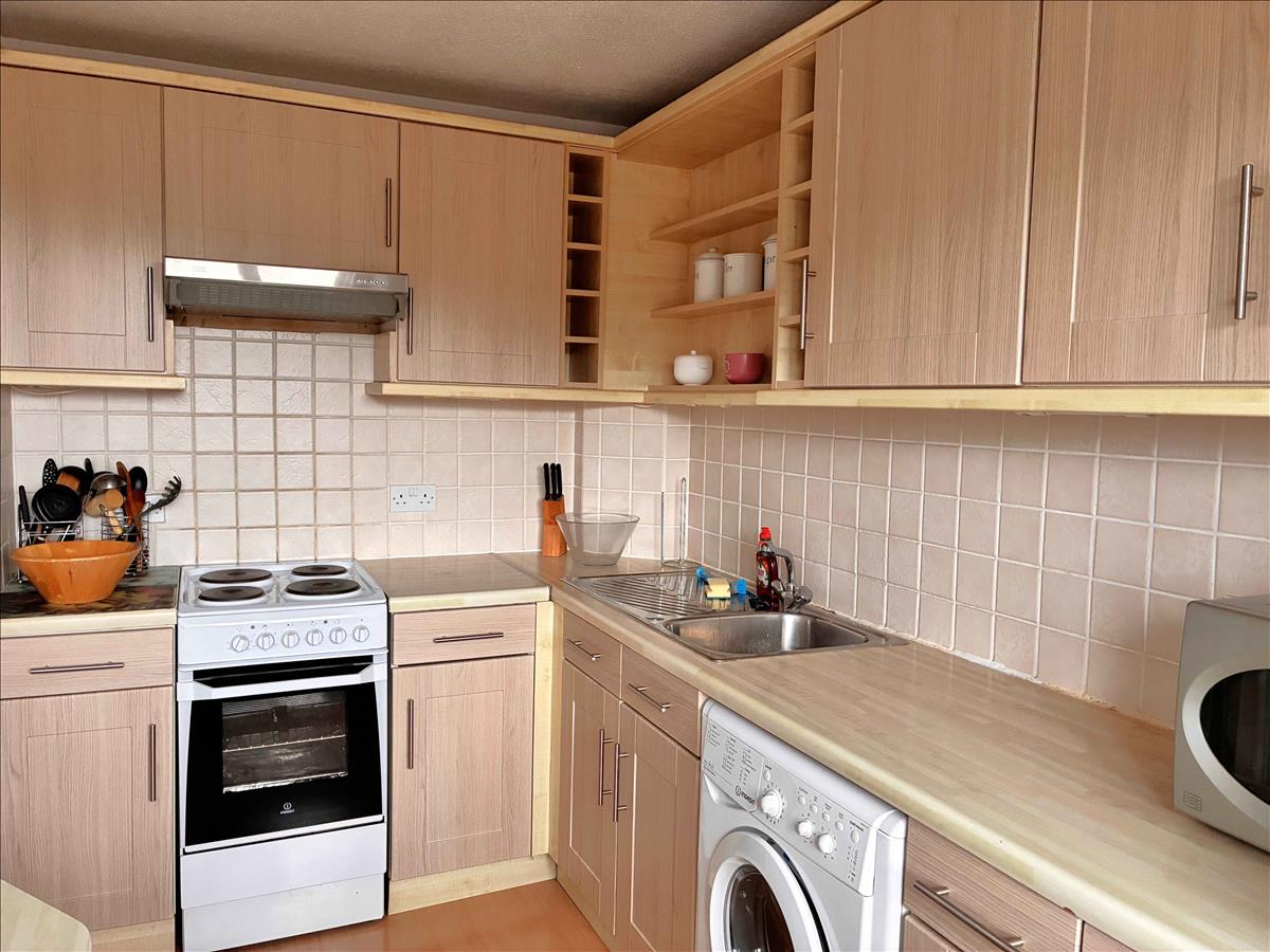 Flat Deerhurst Close in Greater London
