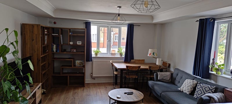 Room Pageant Crescent in Greater London