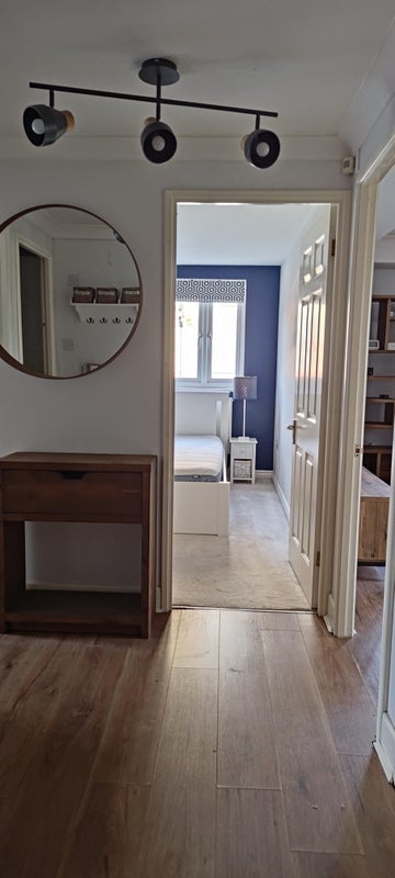 Room Pageant Crescent in Greater London