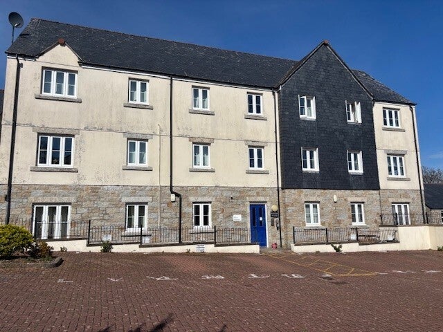 Flat Hollow Crescent in Charlestown