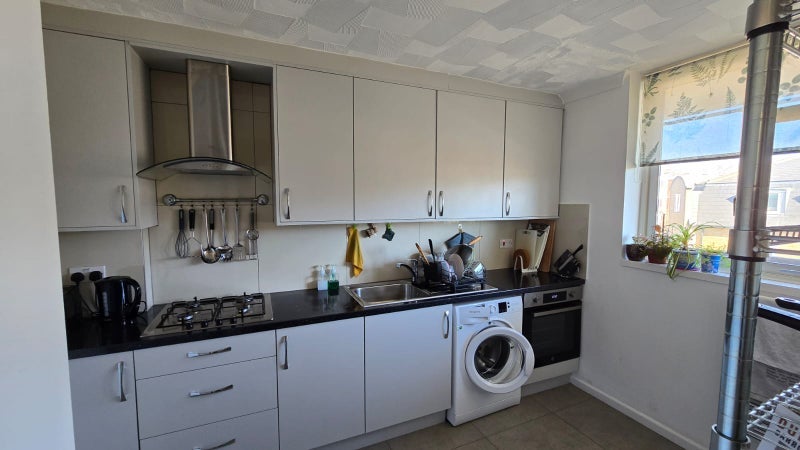 Room Redmans Road in Greater London