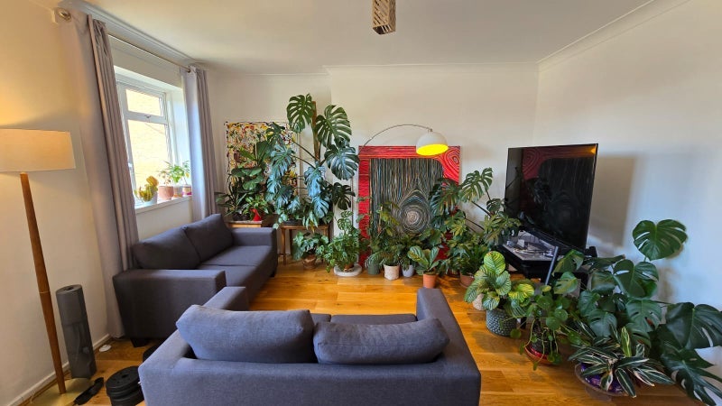 Room Redmans Road in Greater London