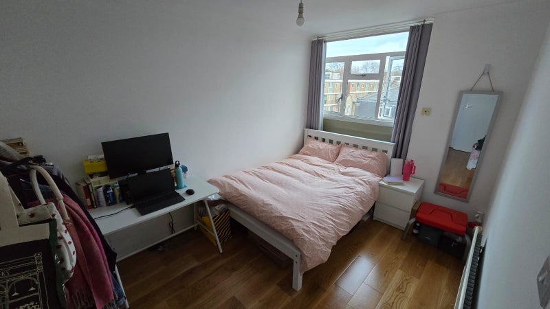 Room Redmans Road in Greater London