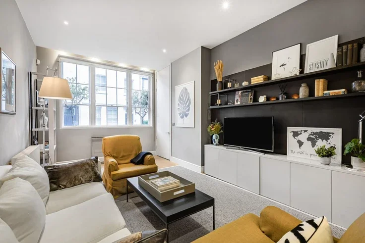 House Pavilion Road in Greater London