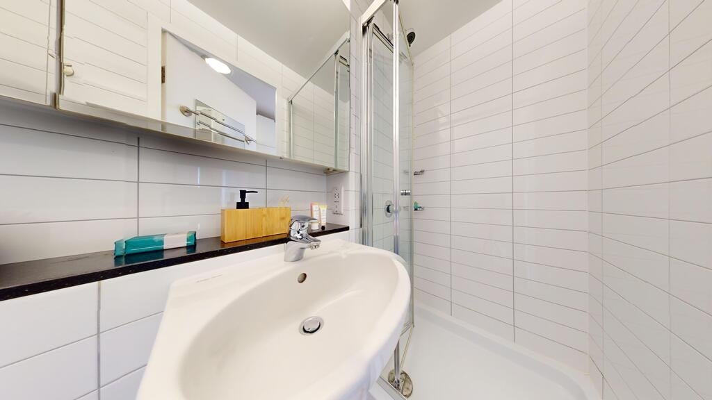 Flat Pentonville Road in Greater London