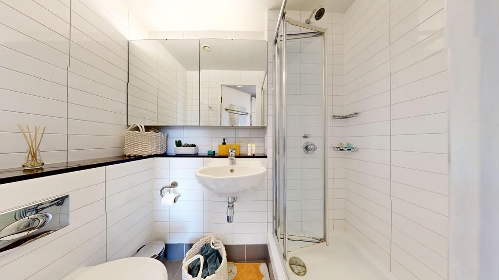 Flat Pentonville Road in Greater London