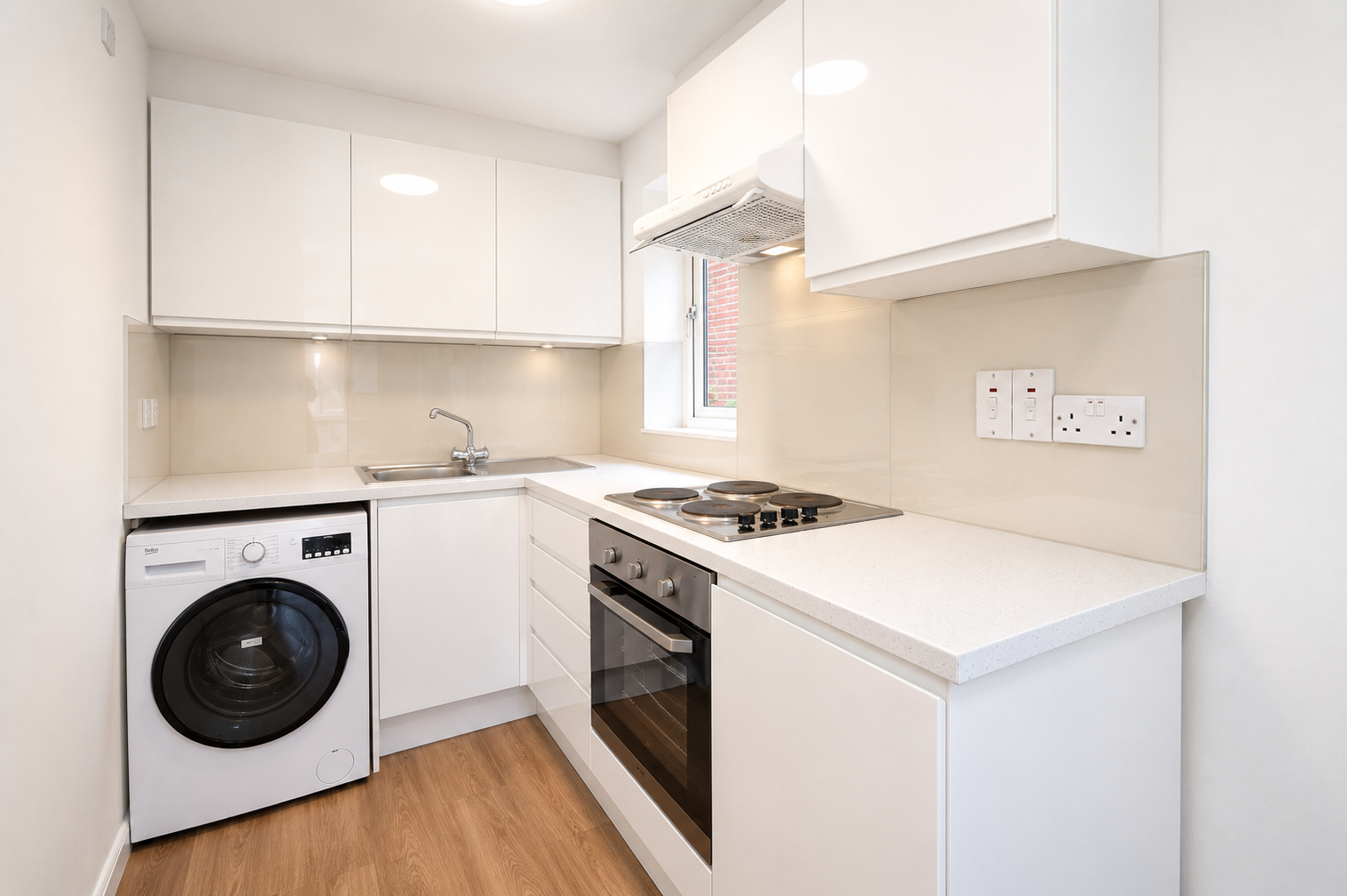 Flat Cotton Avenue in Greater London