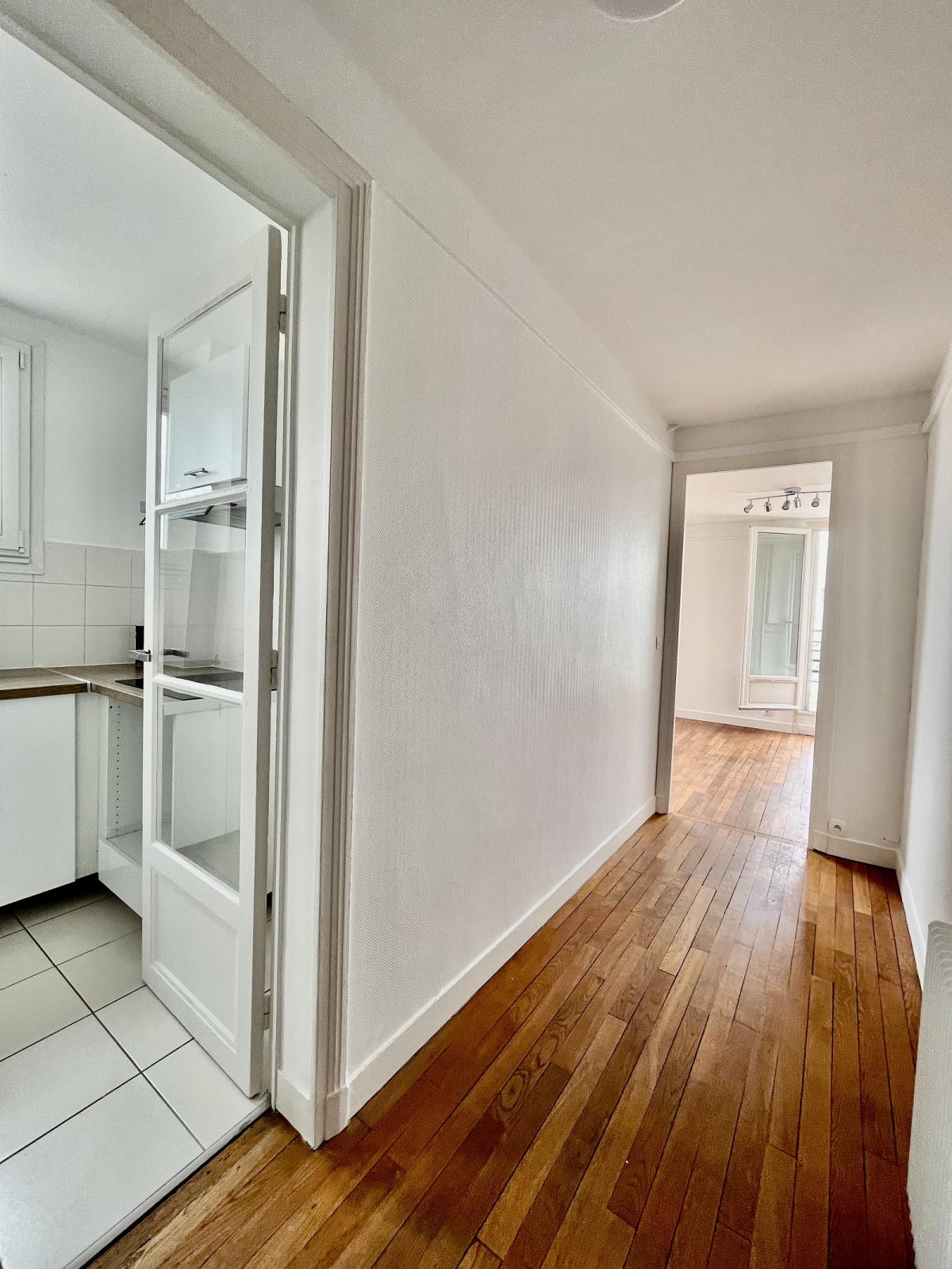 Flat Rue Mathurin Régnier in Paris