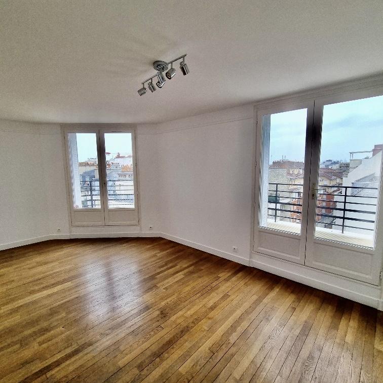 Flat Rue Mathurin Régnier in Paris
