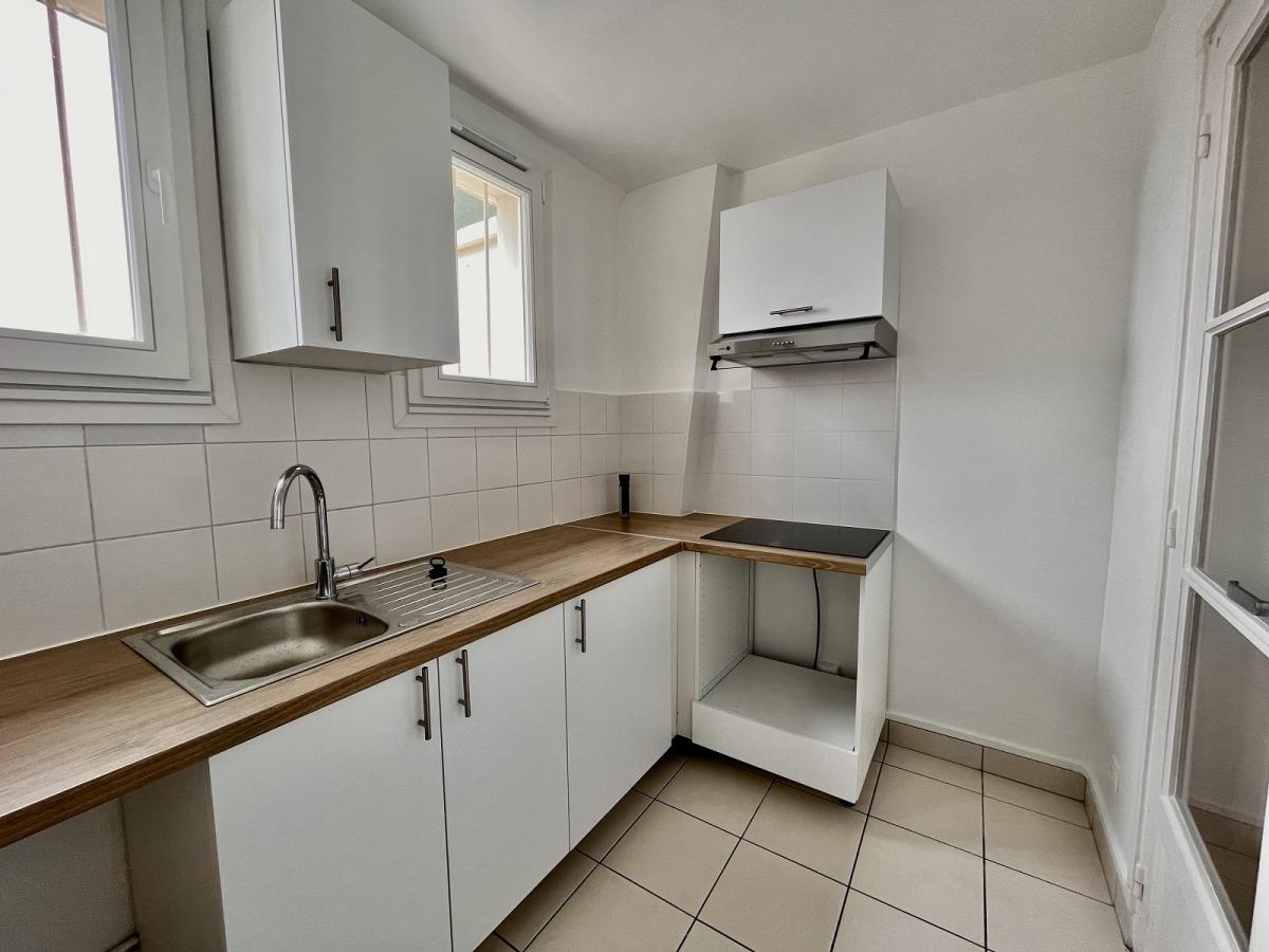 Flat Rue Mathurin Régnier in Paris