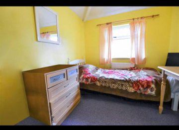 Flat Ponsford Road in Bristol