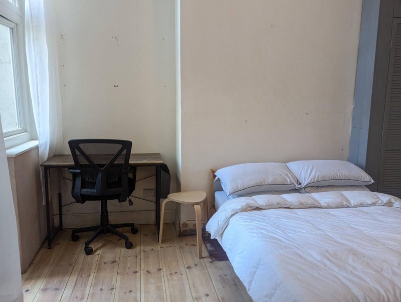 Room Upper Clapton Road in Greater London