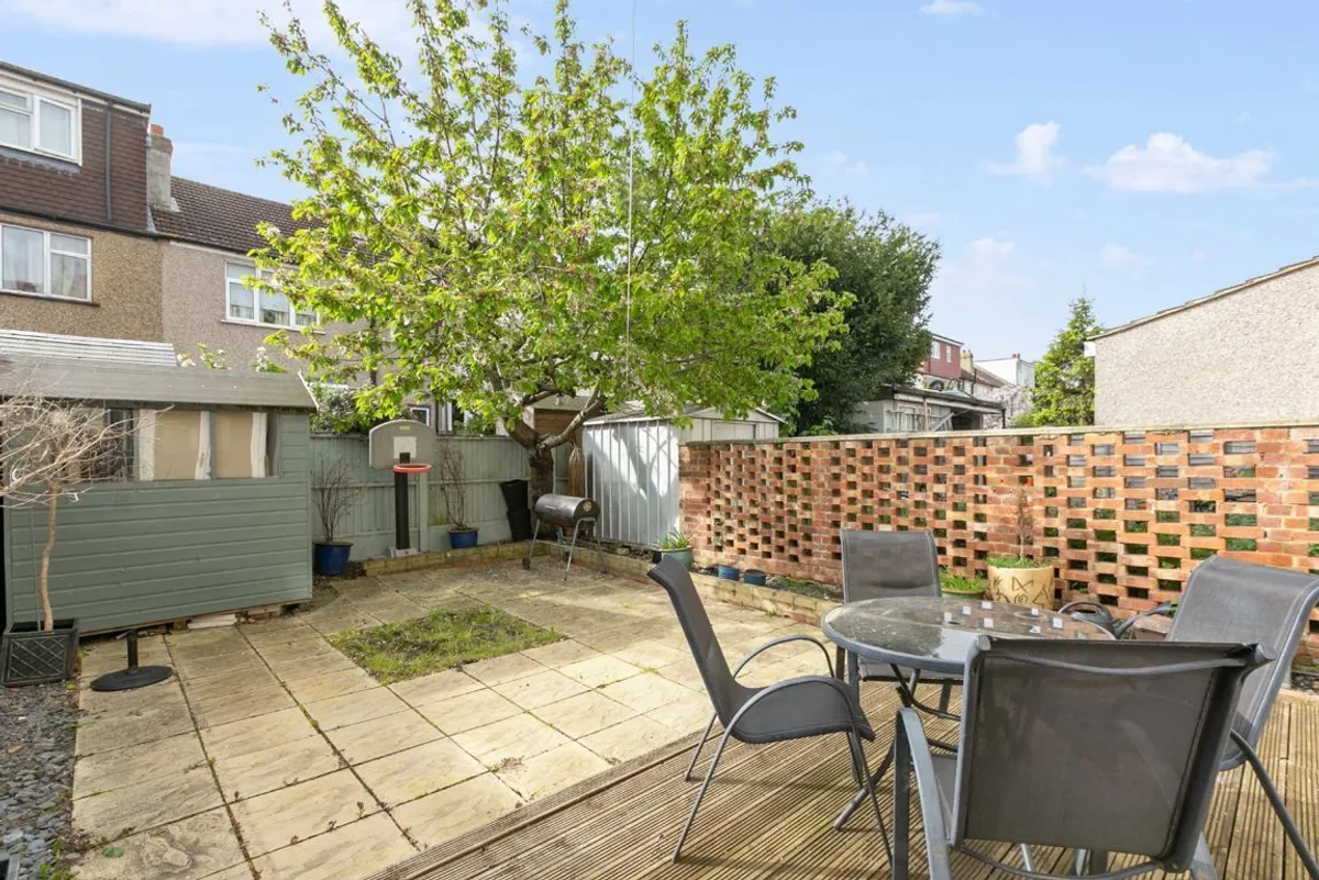 House Abercairn Road in Greater London