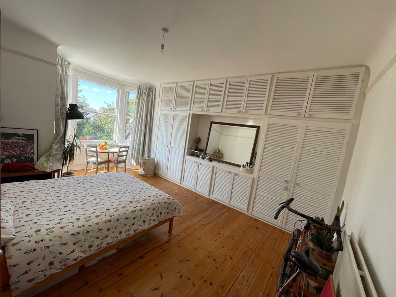 Room Buckleigh Road in Greater London
