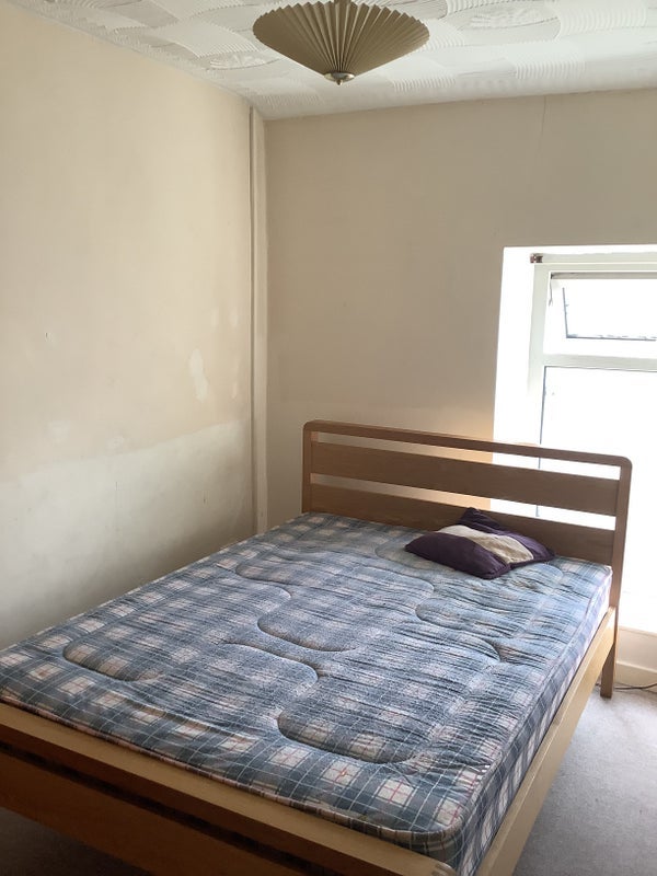 Flat Wyndham Street in Troed-y-rhiw