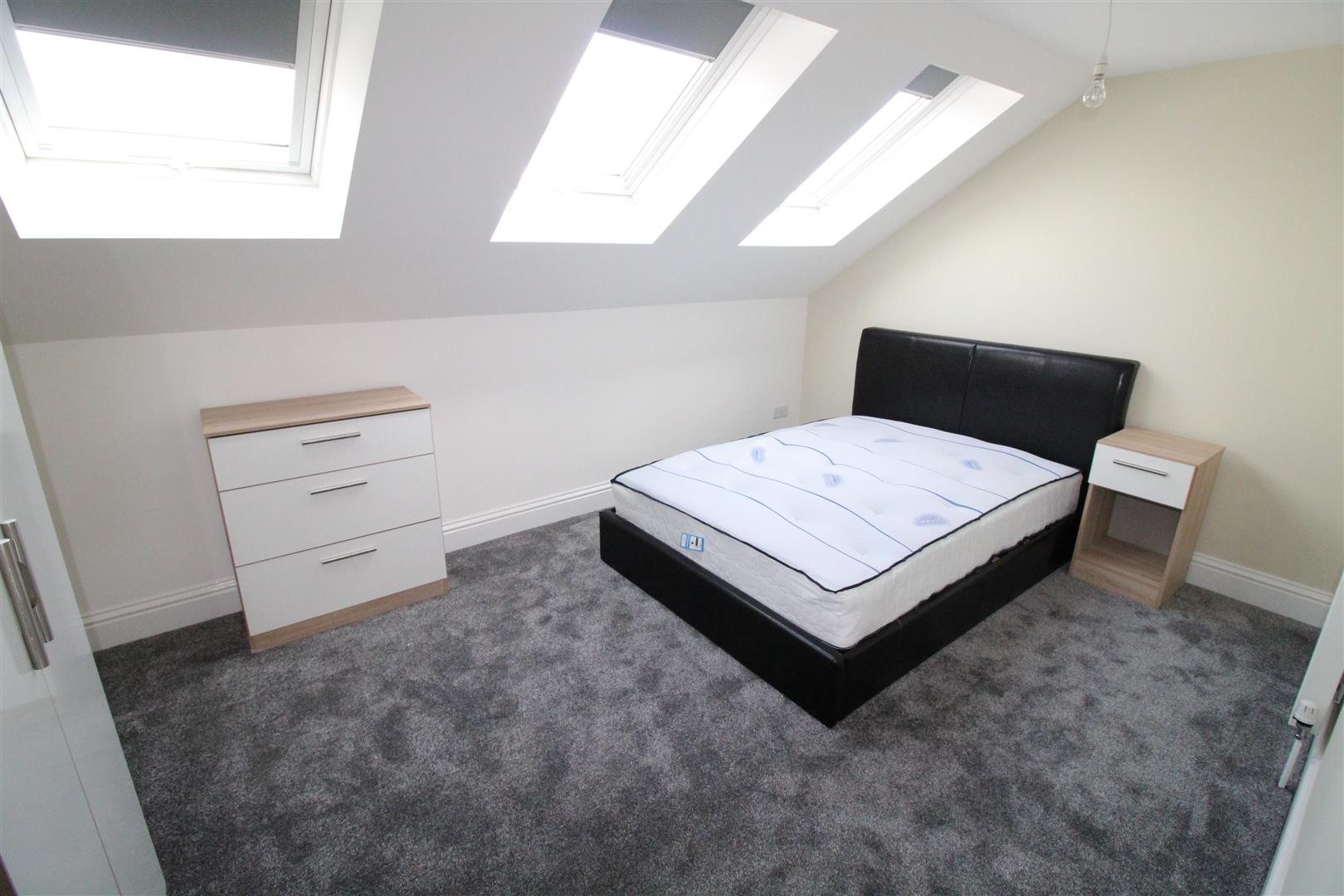 Room Fawcett Road in Portsmouth