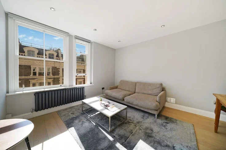 Flat Clanricarde Gardens in Greater London