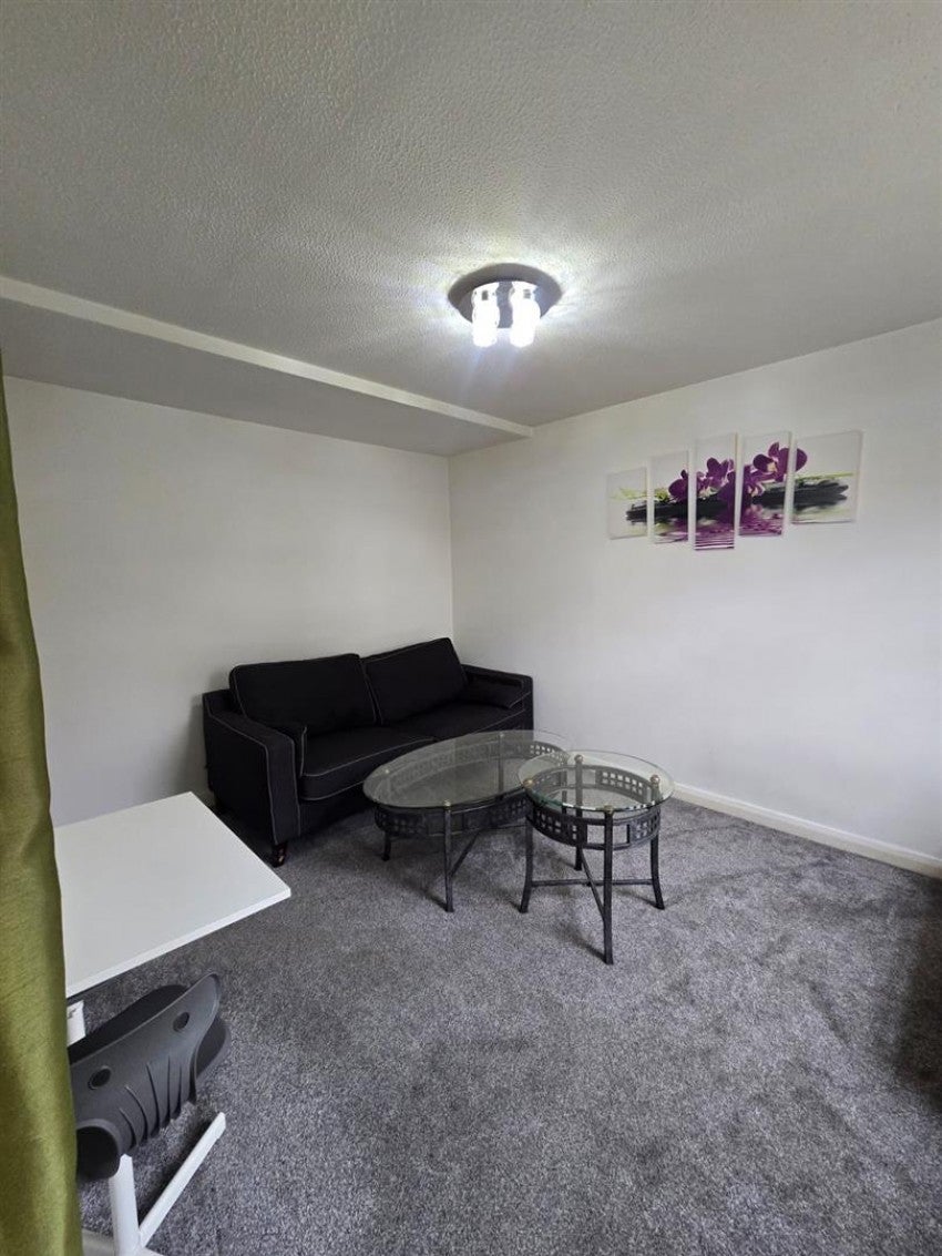 Flat Hathersage Road in Manchester