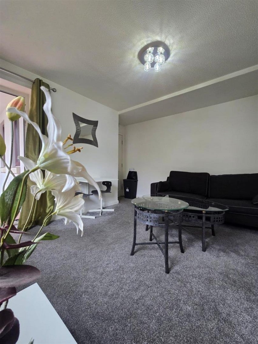 Flat Hathersage Road in Manchester