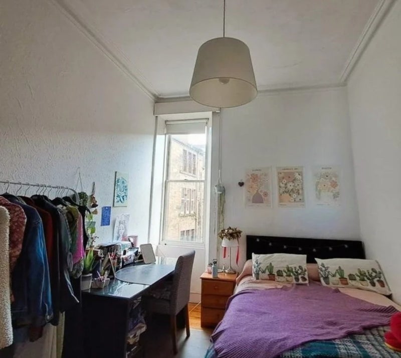 Room Caird Drive in Glasgow