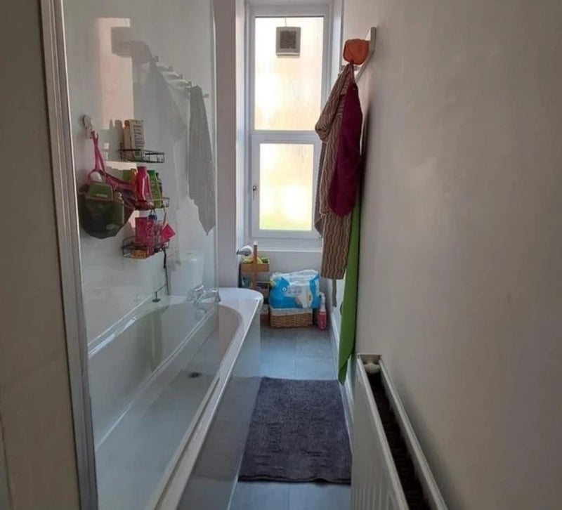 Room Caird Drive in Glasgow