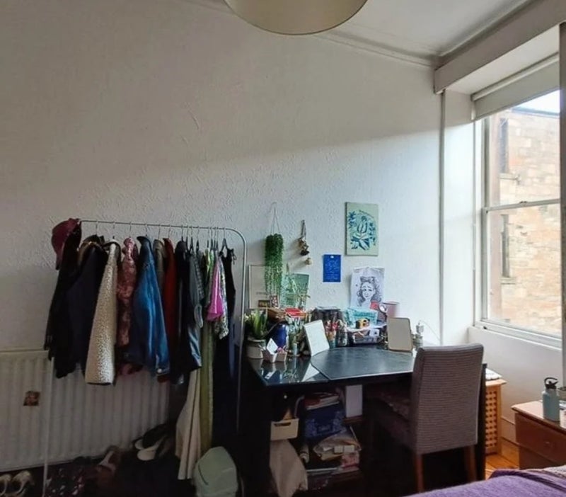 Room Caird Drive in Glasgow