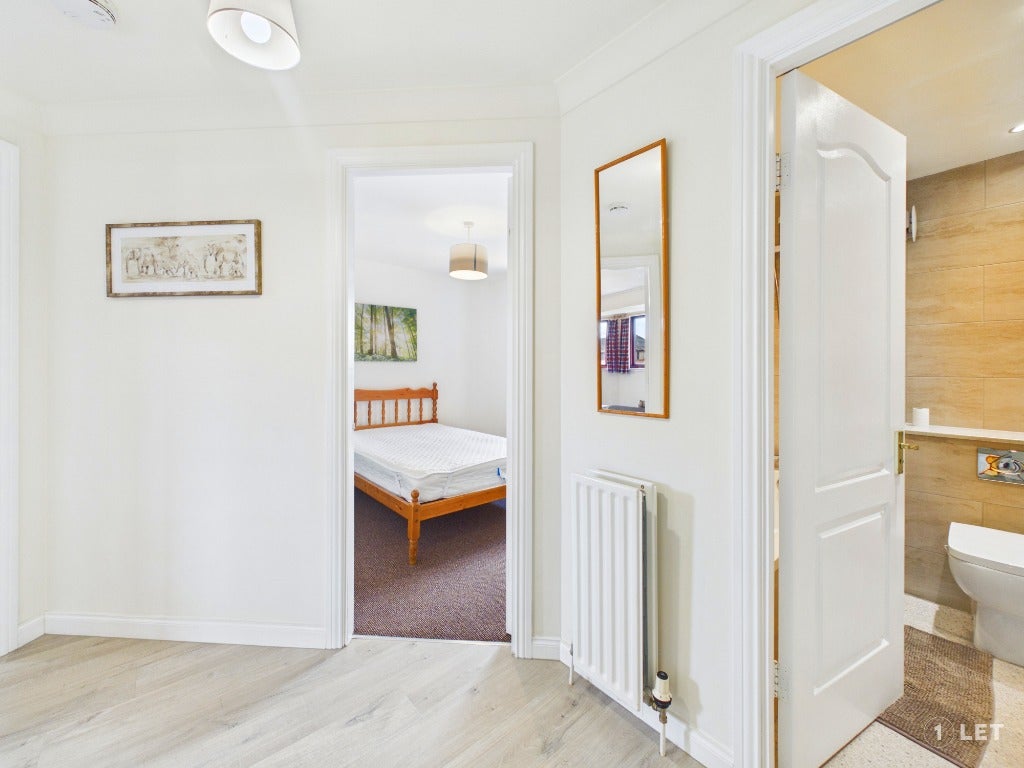 Flat Gylemuir Road in City of Edinburgh